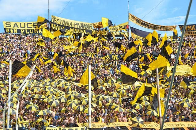 Chants de supporters : Soy hincha del carbonero y no me importa nada – Peñarol