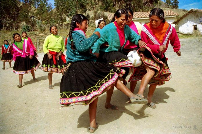 Churubamba : les footballeuses des Andes