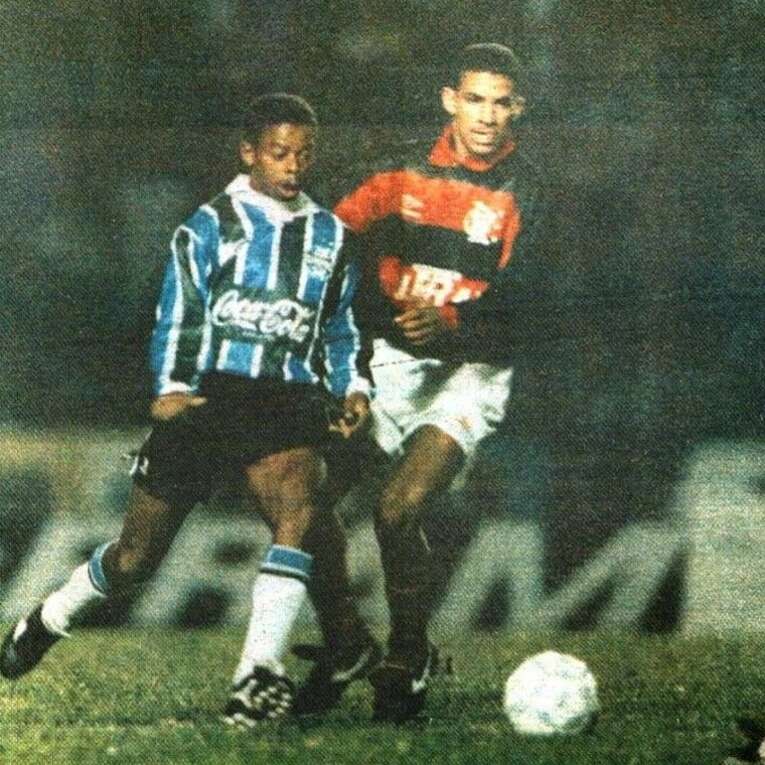 Dener lors d'une rencontre entre Grêmio et Flamengo.
