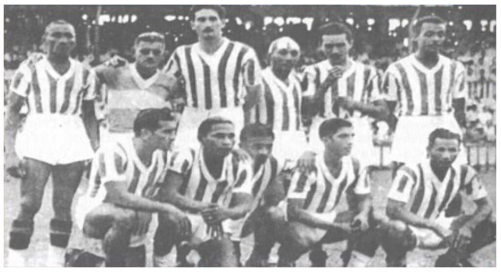 Debout de gauche à droite : ATHENÁGORAS, Simeão, Bria, Pedro, Capivara, MANOEL PEDRO et NASCIMENTO ; Accroupis : Valentim, FARIAS, HÉLIO, GUIMARÃES et SOIÁ.